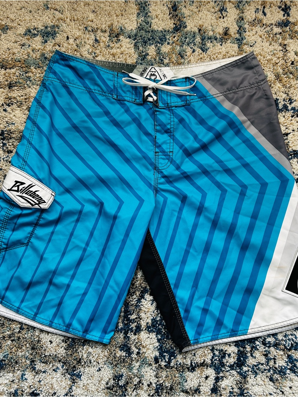 Billabong Andy Irons Board Shorts Mens 36 Surf Swim Trunks Blue White Graphic